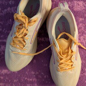 EUC Brooks Glycerin 22 Sneakers Women's Size 10.5 / Sherbert/Apricot/Pink